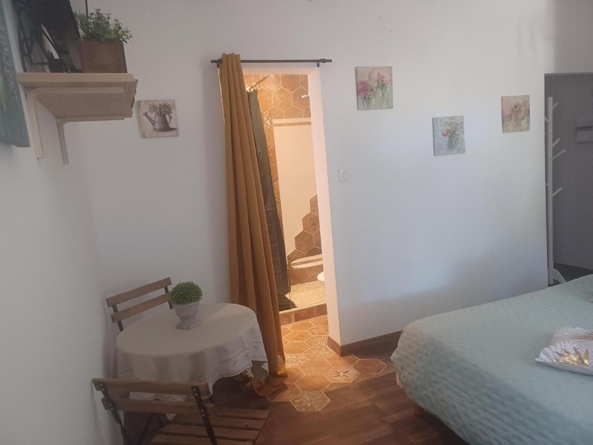 Chambre D'Hote Au Jardin Le Clos Des Vins D'Anges Saint-Pierre-des-Champs Kültér fotó